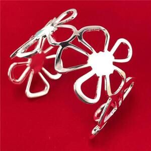 Elegant Silver Floral Bracelet